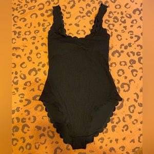 Aerie scalloped one piece